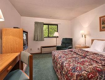 Super 8 By Wyndham Hotel